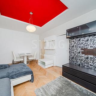 Prodej bytu 3+1 60 m² Rožnov pod Radhoštěm, 1. máje