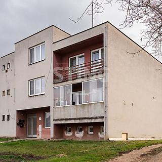 Prodej bytu 3+1 90 m² Suchohrdly u Miroslavi