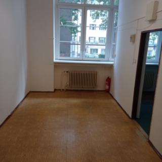 Pronájem obchodu 43 m² Hradec Králové, Mánesova