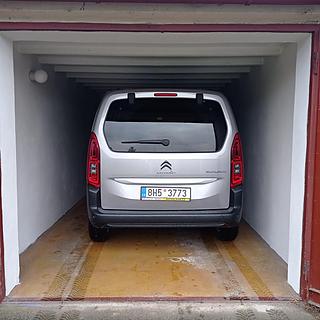 Prodej garáže 17 m² Hradec Králové Nový, Čajkovského