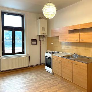 Pronájem bytu 2+1 72 m&sup2; Děčín