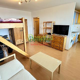 Pronájem bytu 1+kk, garsoniery 36 m² Hradec Králové