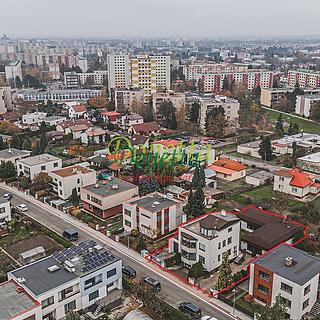Prodej rodinného domu 240 m&sup2; Hradec Králové