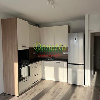 Pronájem bytu 2+kk 50 m&sup2; Hradec Králové