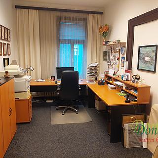 Pronájem kanceláře 14 m&sup2; Hradec Králové