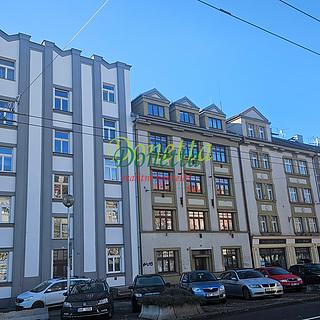 Pronájem bytu 2+kk 66 m&sup2; Hradec Králové