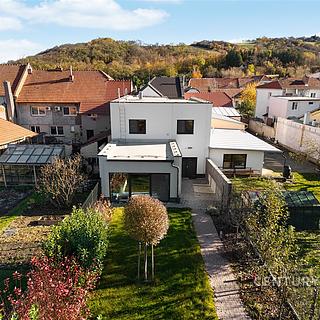 Prodej rodinného domu, 275m²