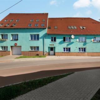 Prodej hotelu a penzionu 1 500 m² Rosice, 1. května