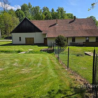 Prodej rodinného domu 200 m² Stašov