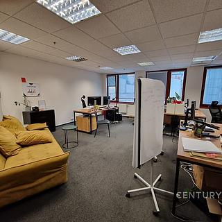 Pronájem kanceláře 239 m² Praha Nusle, Táborská