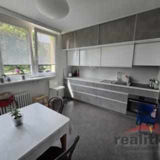 Prodej bytu 3+1 76 m² Opava Kateřinky, Holasická