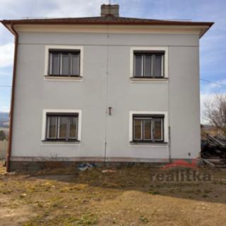 Prodej dvougeneračního domu 200 m² Jakartovice