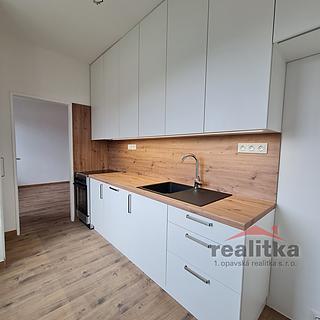 Pronájem bytu 2+1 50 m² Krnov Pod Cvilínem, SPC H