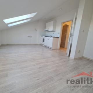 Pronájem bytu 1+kk a garsoniéry 32 m² Opava Město, Popská