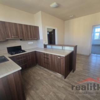 Prodej bytu 3+1 89 m² Opava Předměstí, Stratilova