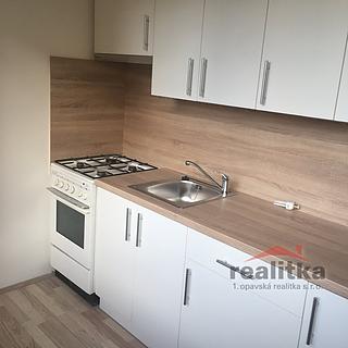 Pronájem bytu 2+1 60 m&sup2; Opava