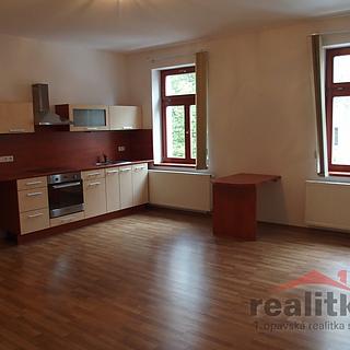 Pronájem bytu 1+kk a garsoniéry 39 m² Opava Předměstí, Kasárenská