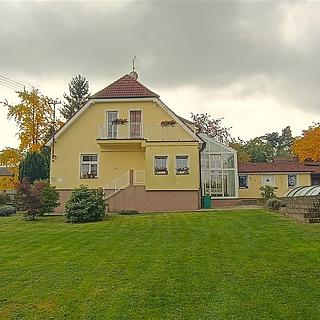 Pronájem rodinného domu 150 m² Starý Plzenec