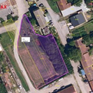 Prodej komerčního pozemku 2400 m² Zbýšov