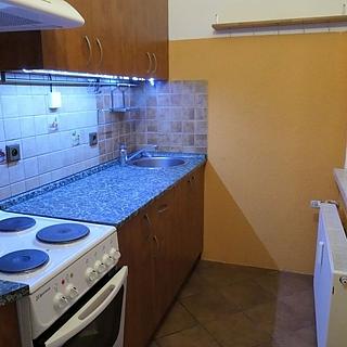 Prodej bytu 2+1 44 m² Náchod, Husovo náměstí