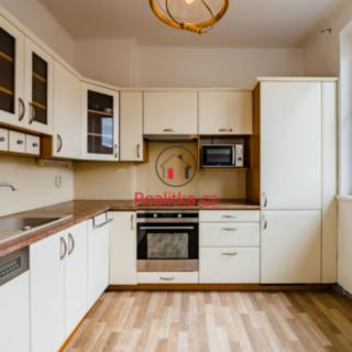 Prodej bytu 4+1 96 m² Plešivec, Plešivecké náměstí