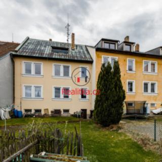 Prodej bytu 4+1 96 m² Plešivec, Plešivecké náměstí