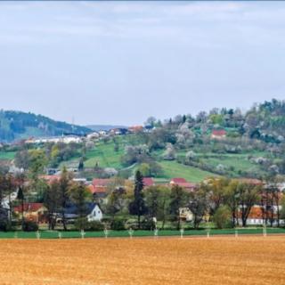 Prodej stavební parcely 2 635 m² Drásov