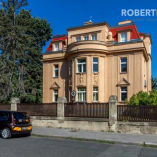 Pronájem bytu 3+1 110 m² Praha, Lomená