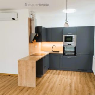 Pronájem bytu 2+kk 50 m² Hluboká nad Vltavou, U Parku