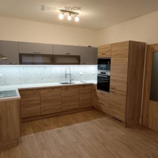 Pronájem bytu 2+kk 56 m² Lišov