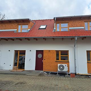 Prodej bytu 4+kk 96 m² Stochov, náměstí u dubu