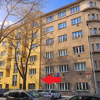 Prodej bytu 1+kk, garsoniery 31 m&sup2; Praha