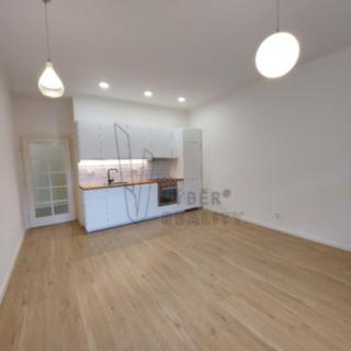 Prodej bytu 1+kk, garsoniery 36 m² Praha