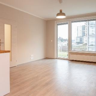 Pronájem bytu 3+kk 82 m² Praha