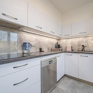 Prodej bytu 3+1 68 m² Praha Kamýk, Dolnojirčanská