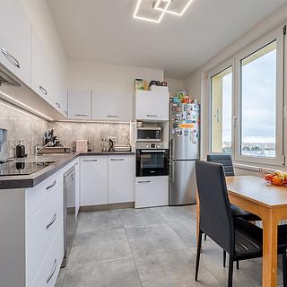 Prodej bytu 3+1 68 m² Praha Kamýk, Dolnojirčanská