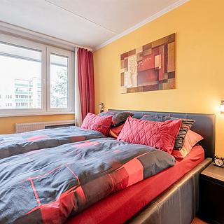 Prodej bytu 3+1 90 m² Praha Ruzyně, Družicová