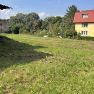 Prodej stavební parcely 1000 m² Panenské Břežany