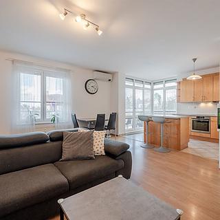 Pronájem bytu 3+kk 85 m&sup2; Praha