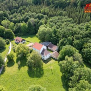 Prodej rodinného domu 970 m² Chvalkovice