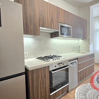 Pronájem bytu 3+1 75 m&sup2; Praha