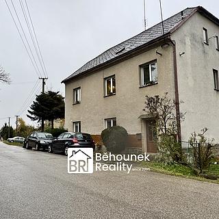 Prodej rodinného domu 340 m&sup2; Lodhéřov