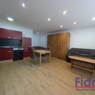Pronájem bytu 1+kk a garsoniéry 40 m² Klatovy I, Vančurova