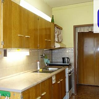 Prodej bytu 3+1 63 m² Jindřichův Hradec III, sídliště Vajgar