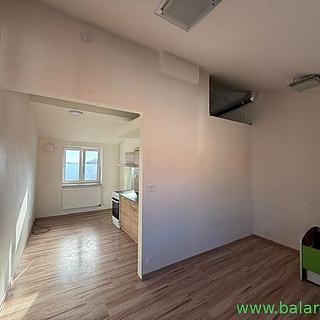 Pronájem bytu 1+kk a garsoniéry 27 m² Brno Chrlice, Rebešovická