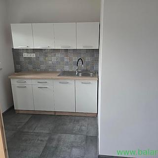 Pronájem bytu 1+kk a garsoniéry 33 m² Modřice, náměstí Svobody