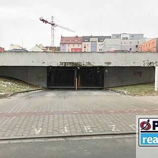 Pronájem parkovacího místa 10 m² Plzeň