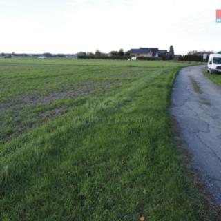 Prodej stavební parcely 3 364 m² Staré Jesenčany