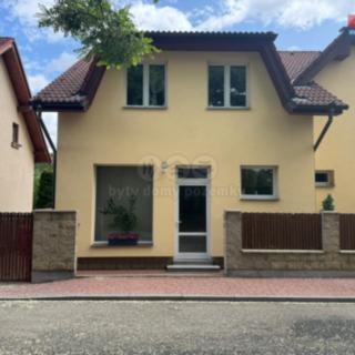 Pronájem kanceláře 35 m² Velké Popovice, Smetanova