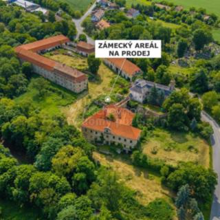 Prodej stavební parcely 18 484 m² Zvoleněves